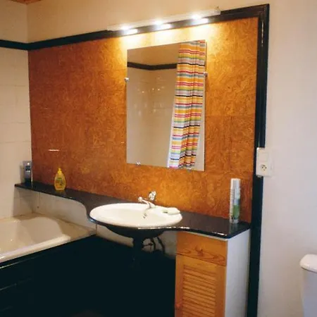 La Maison Des Iles Bed & Breakfast *
