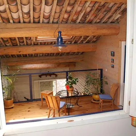 La Maison Des Iles Bed & Breakfast *